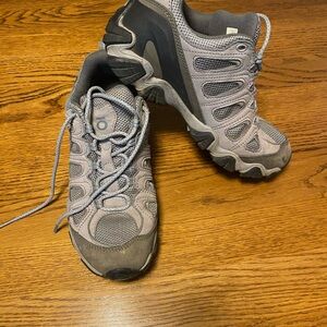 Oboz womans hiking shoe